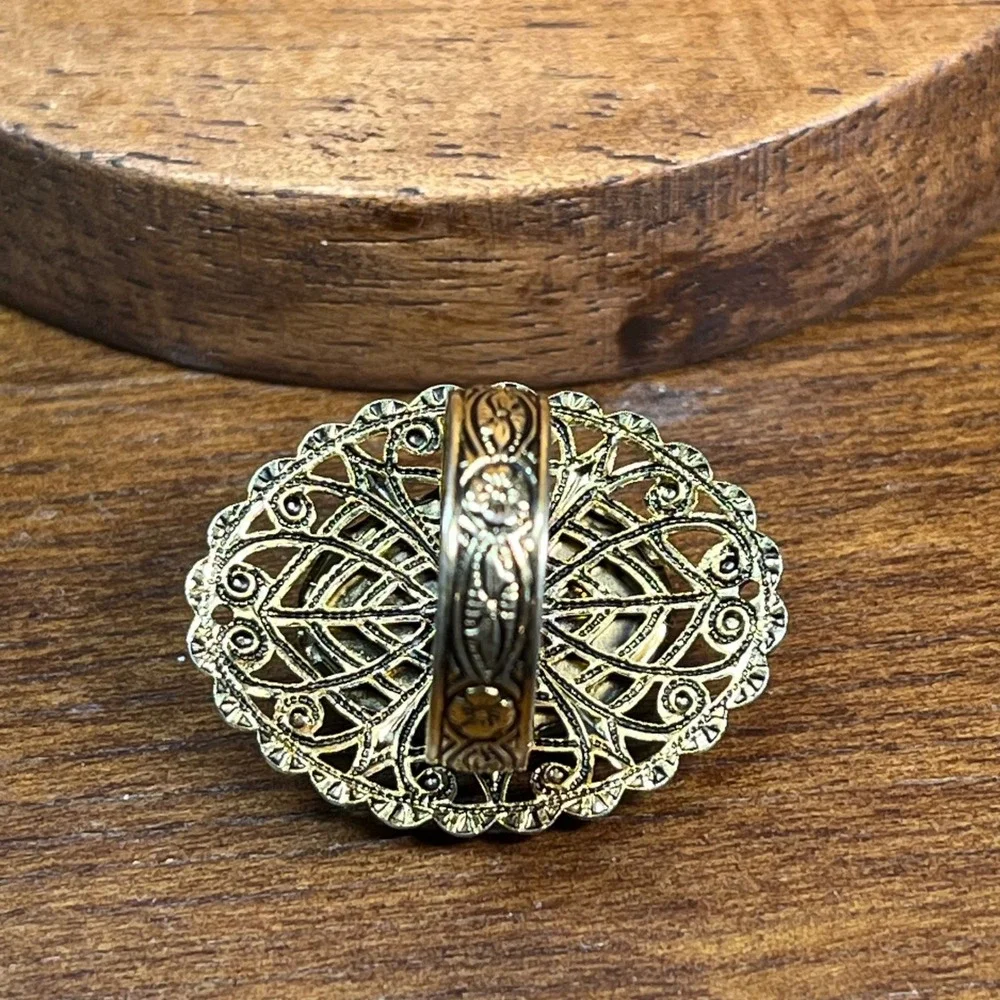 Vtg Gold Tone Sage Green Floral Cameo Filigree Adjustable Statement Ring Size 6